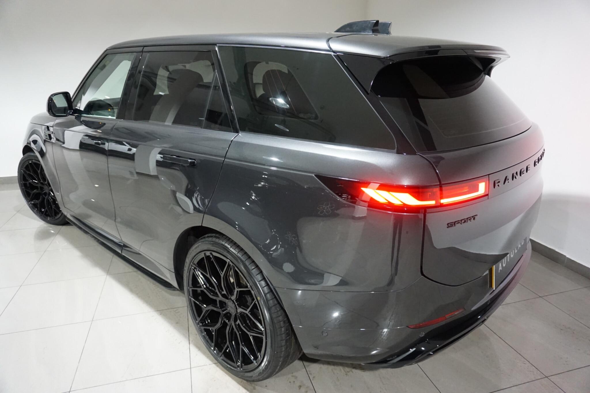 Land Rover Range Rover Sport 3.0 D300 MHEV Dynamic SE SUV 5dr Diesel Auto 4WD Euro 6 (s/s) (300 ps)